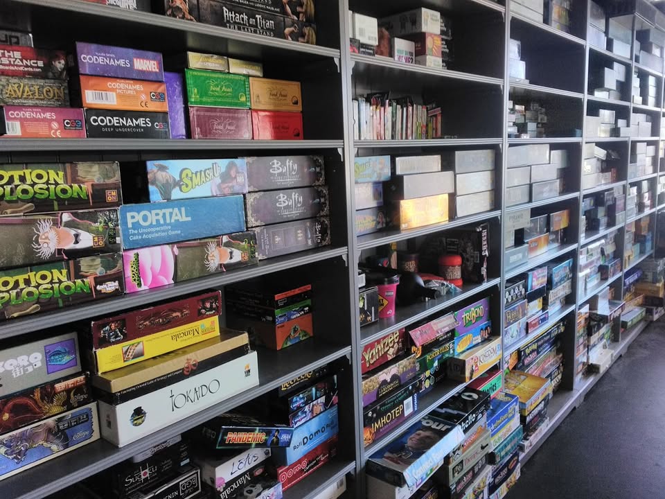 D20 : A Bar With Characters board game cafe